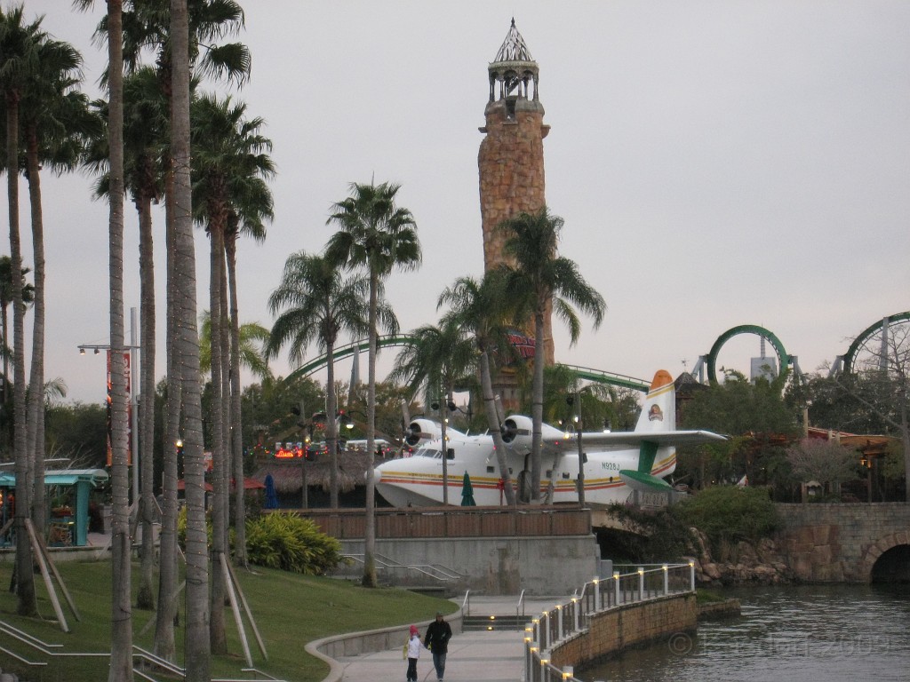 Disney 2010 D1 0730.jpg - January 9-11, 2010 Disney World Florida. Went to run the marathon. Saturday, fly down, check in, go to Expo to pick up packet, then to see Blue Man Group in the evening.